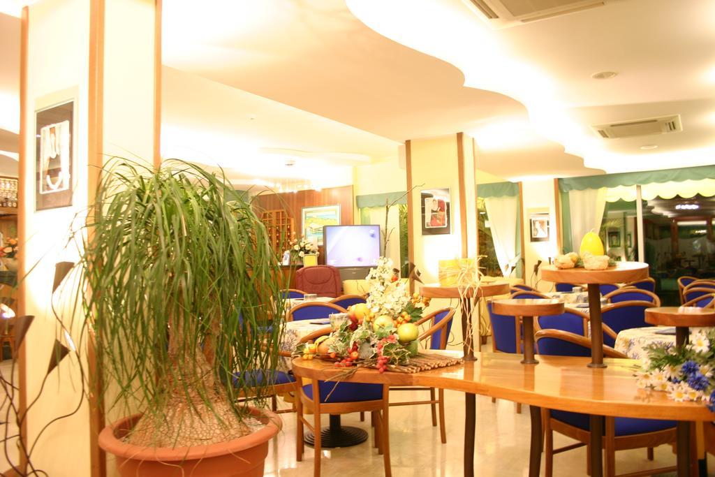 Hotel Al Prater Lignano Sabbiadoro Dış mekan fotoğraf