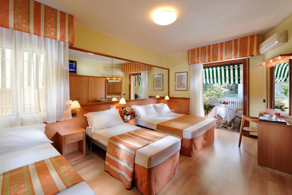 Hotel Al Prater Lignano Sabbiadoro Oda fotoğraf