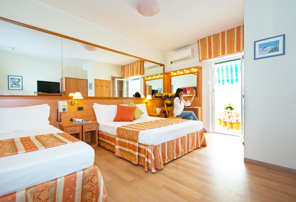 Hotel Al Prater Lignano Sabbiadoro Dış mekan fotoğraf